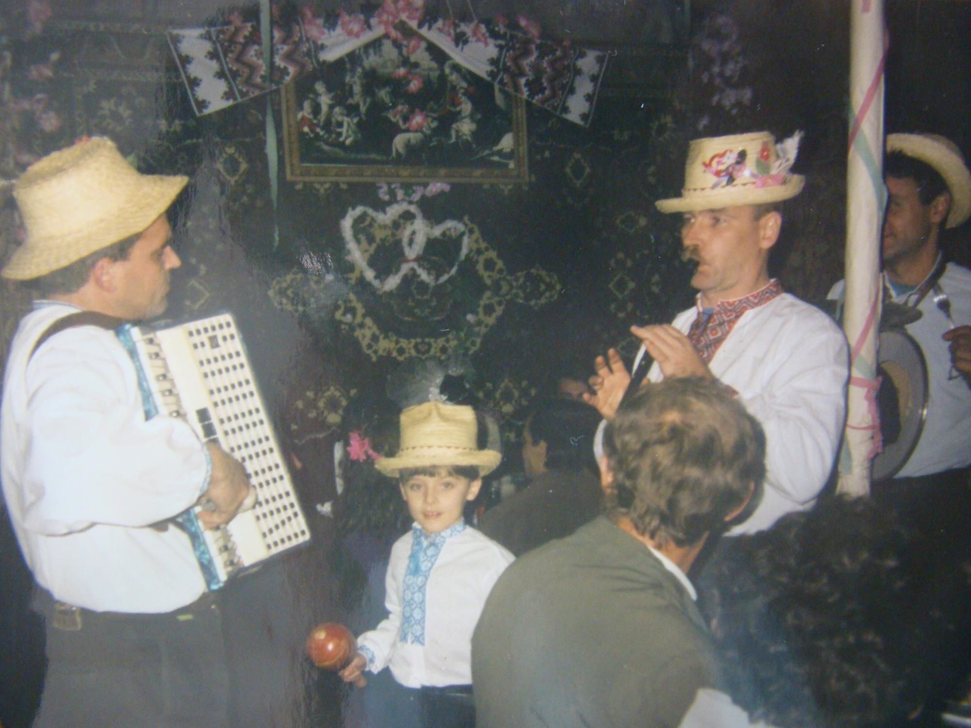 JULIK святкує день народження: моловідомі факти про шоумена і ретро-фото